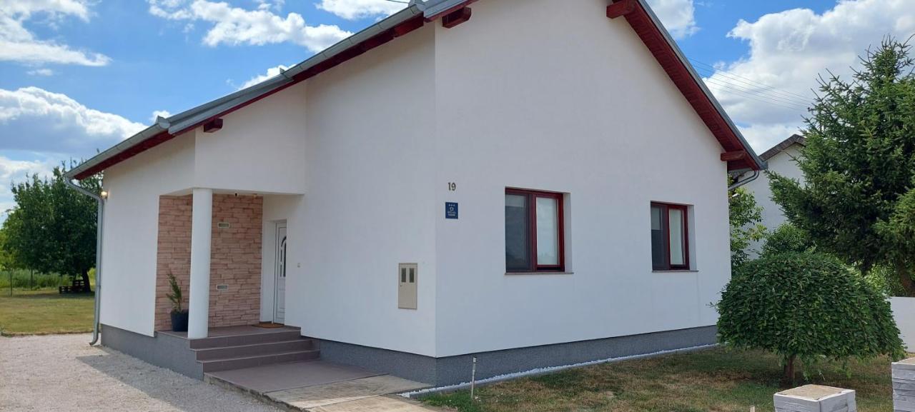 Kuca Za Odmor Domus Alba Villa Branjin Vrh Dış mekan fotoğraf